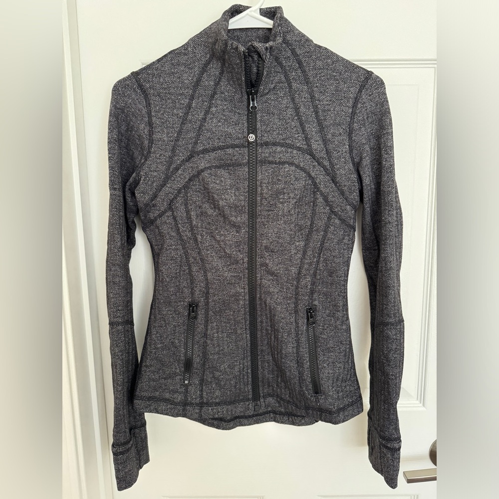 Lululemon Track Jacket Size 6 women’s Zip up jacket gray herringbone color